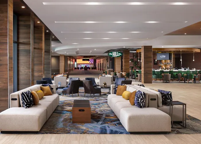 Hollywood Casino & 4*
