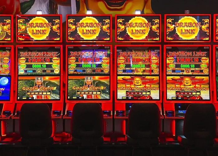 Hollywood Casino & Hotel 4*